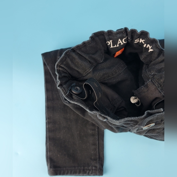 The Childrens Place Boys Size 5 Black Skinny Jeans Adjustable Waist Zip Snap EUC - Picture 8 of 10